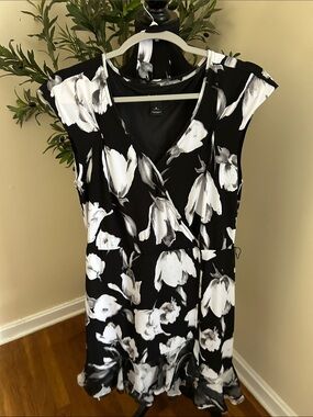White House Black Market Black & White Floral Wrap Midi Dress